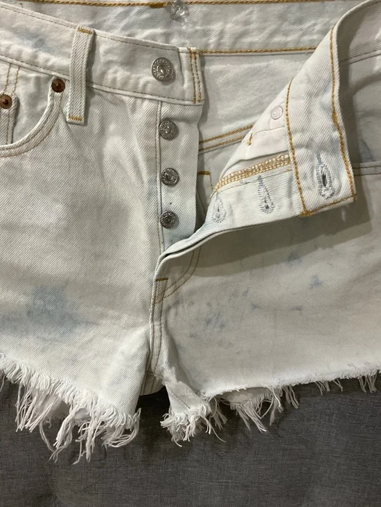 Levi’s 501 Cut Off Jean Shorts 27 Bleached High Rise Frayed Hem - Picture 3 of 10